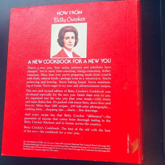 Vintage Betty Crockers Cookbook - Picture 2 of 10